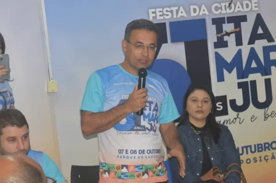 Prefeito Marcelo Angenica faz reunião com autoridades e imprensa para anunciar as atrações da festa da cidade
