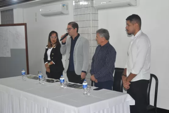 Prefeito de Teixeira de Freitas apresenta projeto de drenagem no entorno do shopping Teixeira Mall