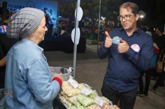 Arte na Praça: Retomada do projeto ocorreu na última quinta (01), na Praça Padre Apparecido  em Teixeira de Freitas