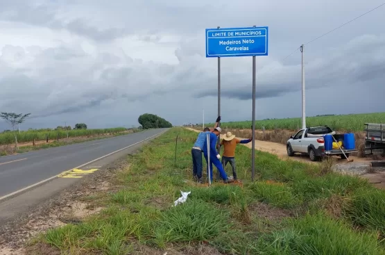 Placas de sinalização são alvo de vandalismo no município de Caravelas