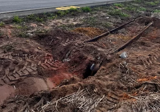 Placas de sinalização são alvo de vandalismo no município de Caravelas