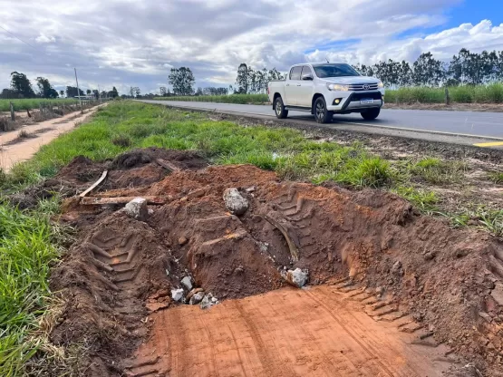 Placas de sinalização são alvo de vandalismo no município de Caravelas