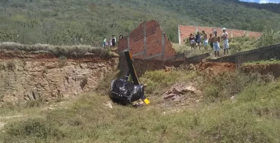 Helicóptero com deputado federal cai na Bahia