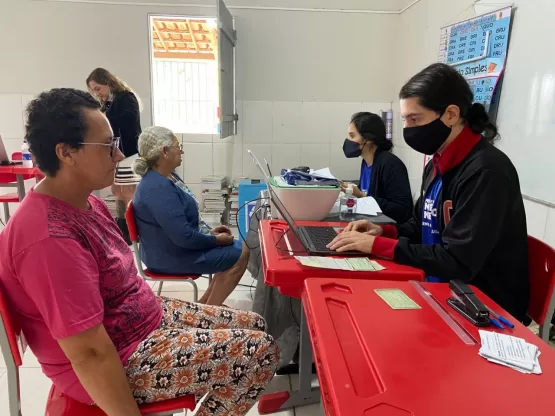 Projeto itinerante da Prefeitura de Medeiros Neto atende moradores da Agrovila Panorama