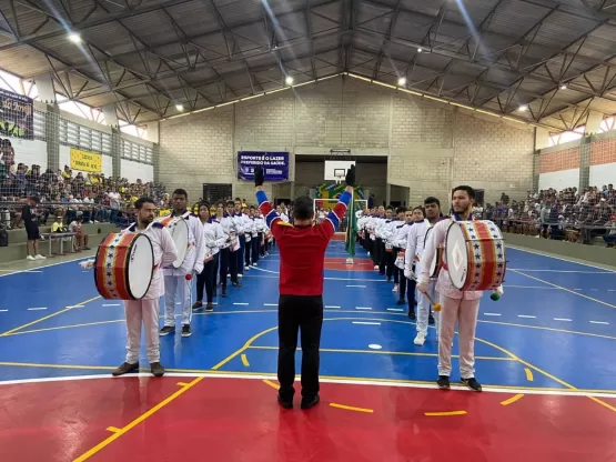 Prefeitura de Medeiros Neto reúne centenas de estudantes nos Jogos Escolares da Independência