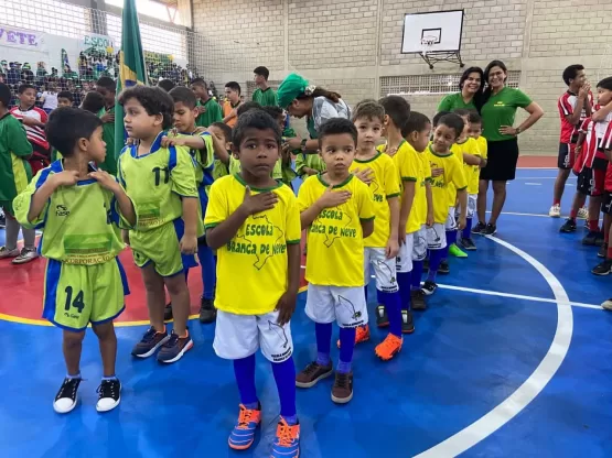 Prefeitura de Medeiros Neto reúne centenas de estudantes nos Jogos Escolares da Independência