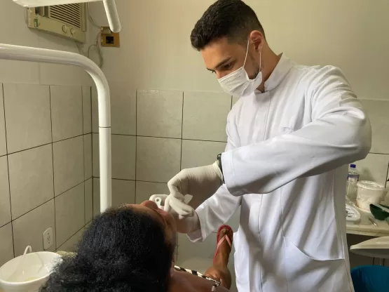 Inédito: Prefeitura de Medeiros Neto realiza moldagem de próteses dentárias em Nova Lídice