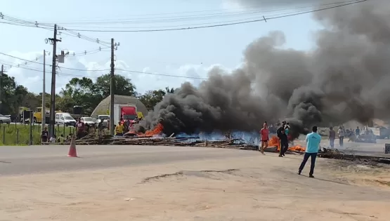 Trancoso- Trechos da BA-001 são interditados por integrantes do Movimento de Resistência Camponesa