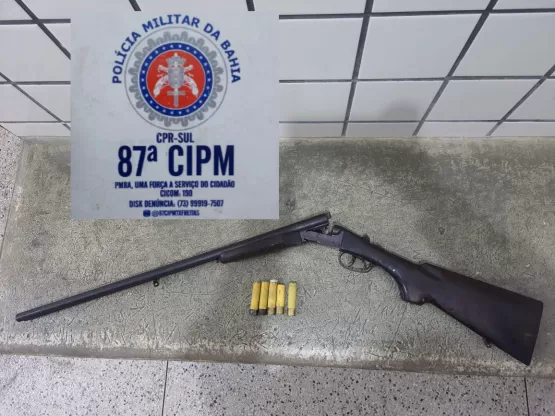 PM apreende arma próximo a Duque de Caixias. Suspeito fugiu