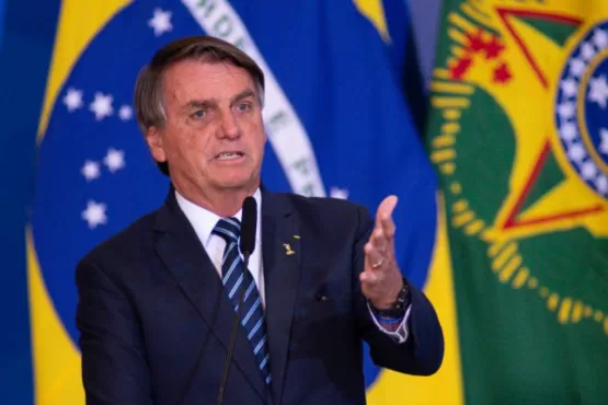 TSE multa candidato Jair Bolsonaro por campanha antecipada
