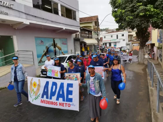 Prefeitura de Medeiros Neto realiza Caminhada da SuperAÇÃO em comemoração ao Dia Nacional de Luta das Pessoas com Deficiência