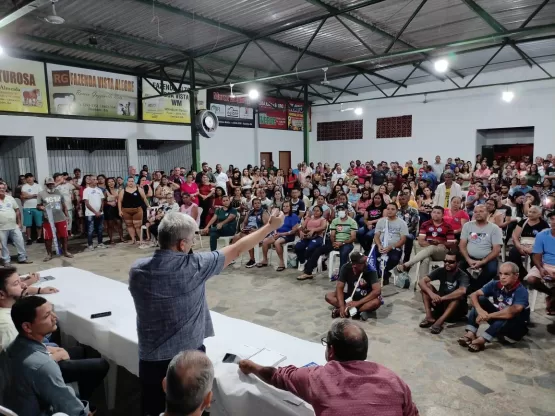 Prefeito Mildson pede apoio a deputados Alex da Piatã e Paulo Magalhães em reunião