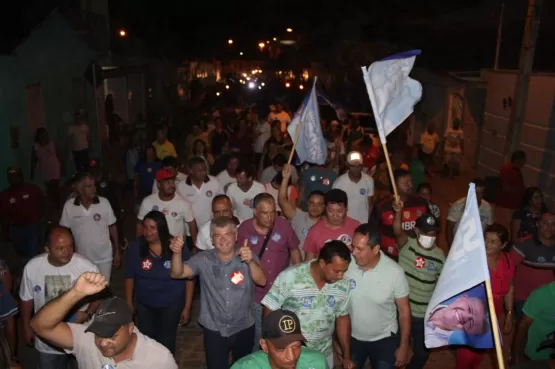 Prefeito Mildson pede apoio a deputados Alex da Piatã e Paulo Magalhães em reunião