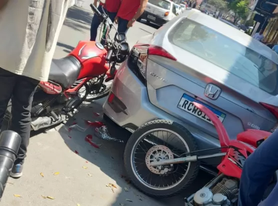 Suspeito em fuga se entrega após fazer reféns em prédio no Centro de Teixeira de Freitas 