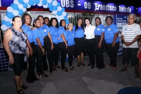 Prefeita Luciana Machado entrega para os moradores de Helvécia UBS completamente reformada