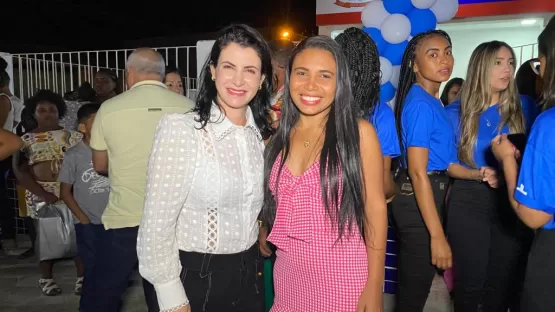 Prefeita Luciana Machado entrega para os moradores de Helvécia UBS completamente reformada