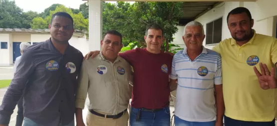 Deputado Sandro Régis acompanhado do pai,  Dr.  Hélio Régis, recebe empresários em Teixeira de Freitas