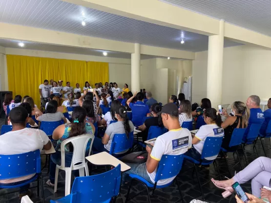 Medeiros Neto: Prefeitura realiza palestra em comemoração ao Setembro Amarelo 