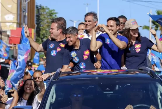 Prefeito de Vera Cruz recebe ACM Neto com festa e povo comemora