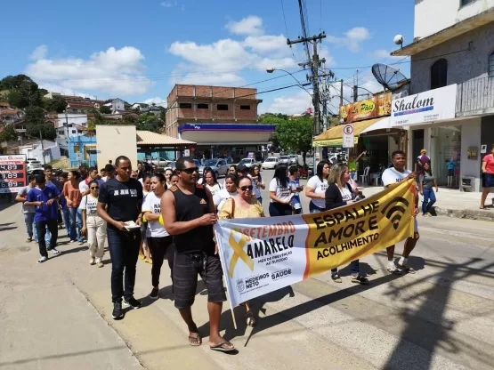 Setembro Amarelo: Prefeitura Municipal realiza caminhada e panfletagem por ruas de Medeiros Neto