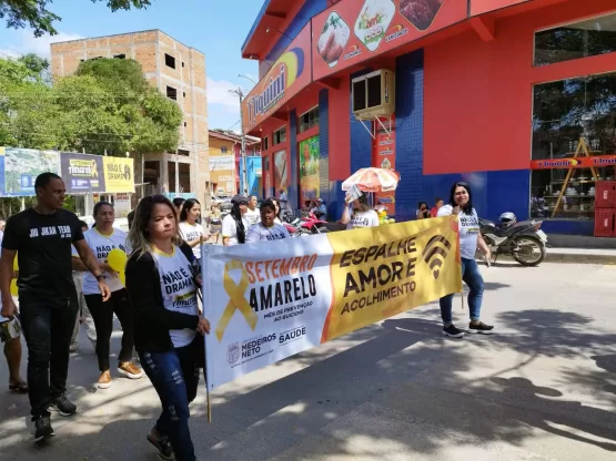 Setembro Amarelo: Prefeitura Municipal realiza caminhada e panfletagem por ruas de Medeiros Neto