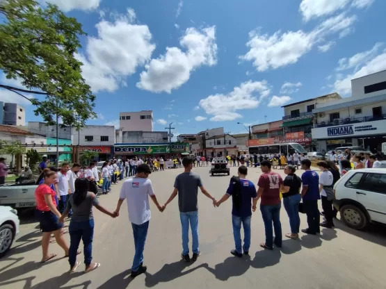 Setembro Amarelo: Prefeitura Municipal realiza caminhada e panfletagem por ruas de Medeiros Neto