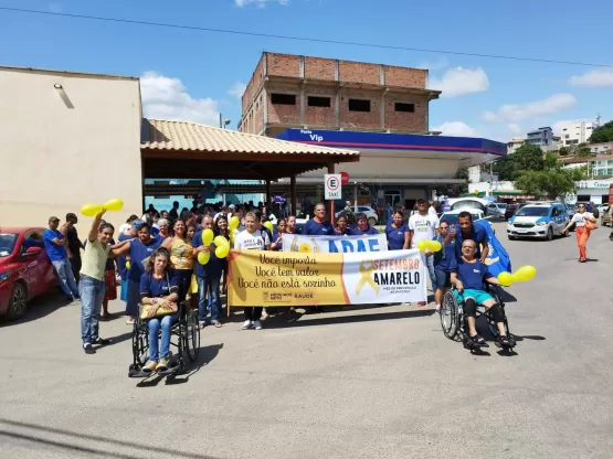 Setembro Amarelo: Prefeitura Municipal realiza caminhada e panfletagem por ruas de Medeiros Neto