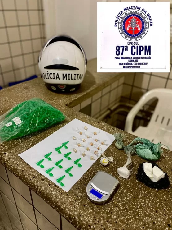 PM apreende cocaína e crack em Teixeira de Freitas; suspeito fugiu ao ver a polícia