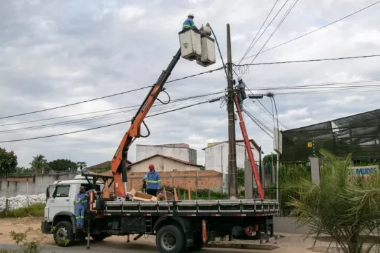 Iluminação modernizada: Prefeitura instala luminárias de LED na Avenida Kaikan