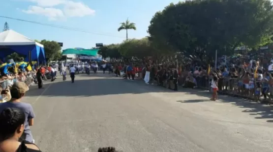 Desfile cívico marca o 61º aniversário de emancipação político-administrativa de Itamaraju