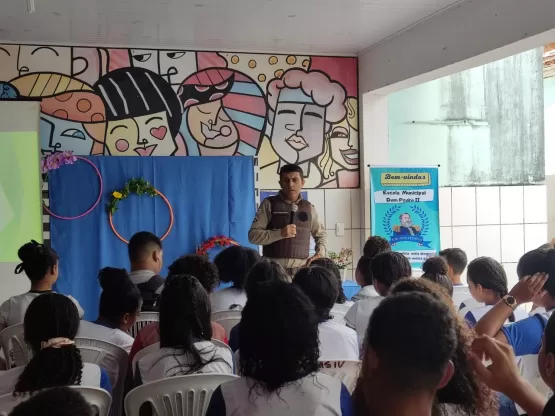 PM realiza palestra em escola de Duque de Caxias sobre prevenção ao uso de drogas*