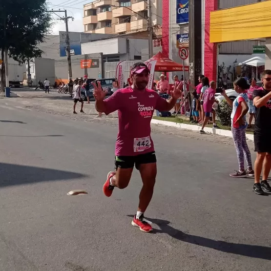 Teixeira de Freitas - Corrida Rosa chama a atenção para a prevenção e tratamento do Câncer de Mama