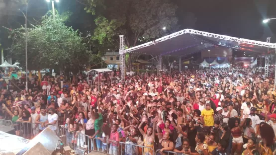 Muita música, dança e diversão abrilhantam a 2ª noite da Festa da Cidade em Mucuri