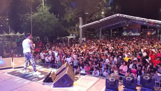 Muita música, dança e diversão abrilhantam a 2ª noite da Festa da Cidade em Mucuri