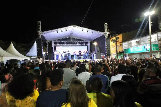 Show gospel com Gerson Rufino e bandas locais são atrações religiosas no aniversário de Mucuri