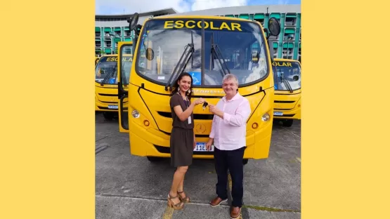 Prefeito Mildson recebe mais um Ônibus escolar do governo do estado