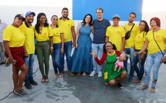 Prefeitura inaugura mais um chafariz em Teixeira de Freitas