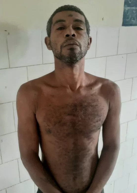Covardia -Morador de Caravelas é preso  ao tentar degolar cachorro com facão