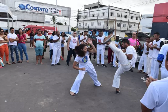 Prefeitura de Teixeira de Freitas promove uma tarde de lazer em comemoração ao Dia das Crianças