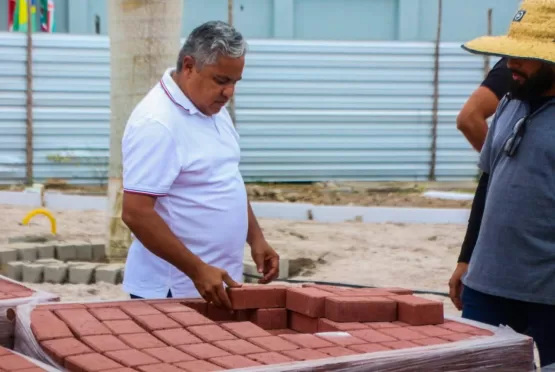 Prefeito Zico de Baiato realiza visitas para acompanhar andamento de obras no município