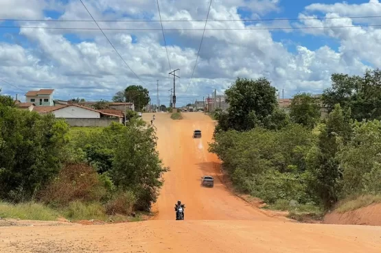 Asfalto da Avenida das Galáxias no bairro Bonadiman é confirmado pelo prefeito de Teixeira de Freitas