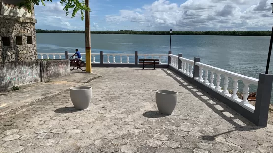 Estão na fase final as obras de construção do calçadão do pôr do sol de Caravelas