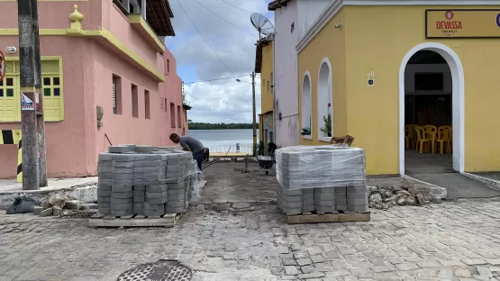 Estão na fase final as obras de construção do calçadão do pôr do sol de Caravelas