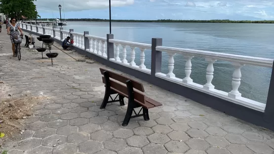 Estão na fase final as obras de construção do calçadão do pôr do sol de Caravelas