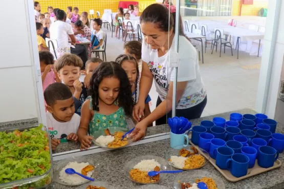 Creche Municipal Emanuelle Matos Rodrigues recebe crianças com muito aprendizado e diversão no primeiro dia de aula