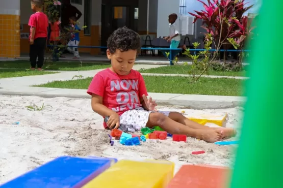 Creche Municipal Emanuelle Matos Rodrigues recebe crianças com muito aprendizado e diversão no primeiro dia de aula