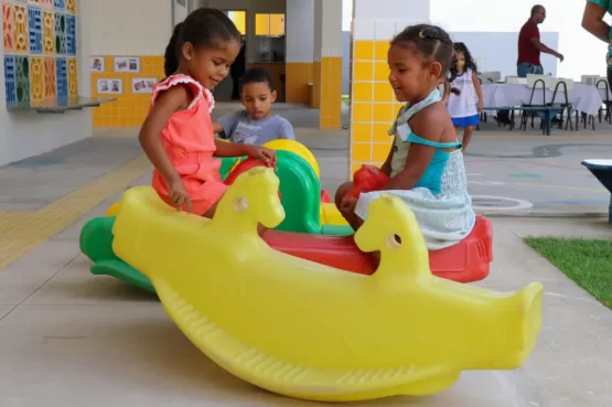 Creche Municipal Emanuelle Matos Rodrigues recebe crianças com muito aprendizado e diversão no primeiro dia de aula