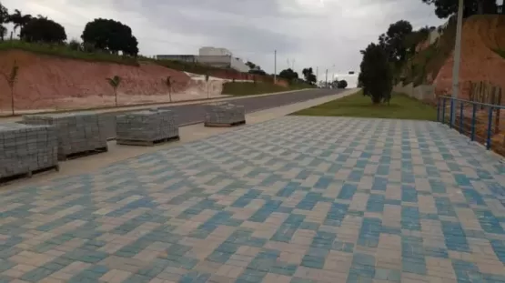 Obras da ciclovia e pista de caminhada avançam no bairro da Liberdade em Itamaraju