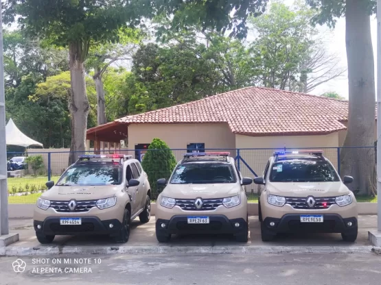 Teixeira de Freitas recebe viaturas padronizadas com novas cores da PM