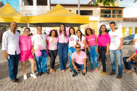 Caminhada marca a concientização do Outubro Rosa  em Caravelas